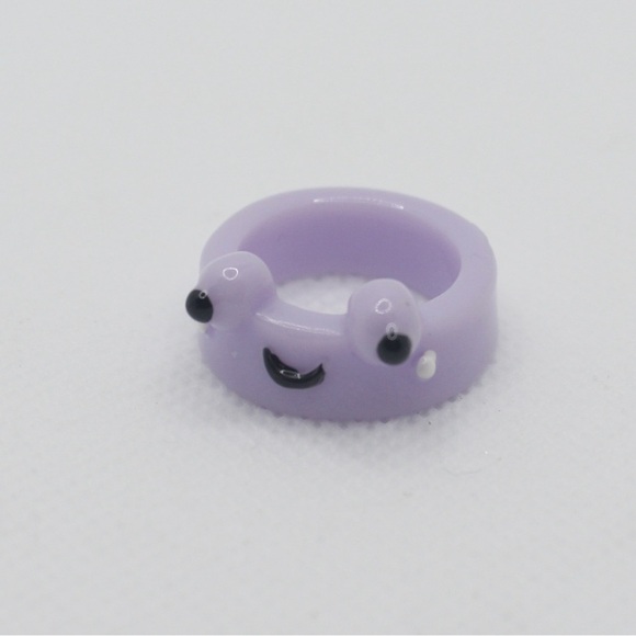 🌸 3/$15 Acrylic Pastel Lavender Frog Ring - Picture 3 of 5
